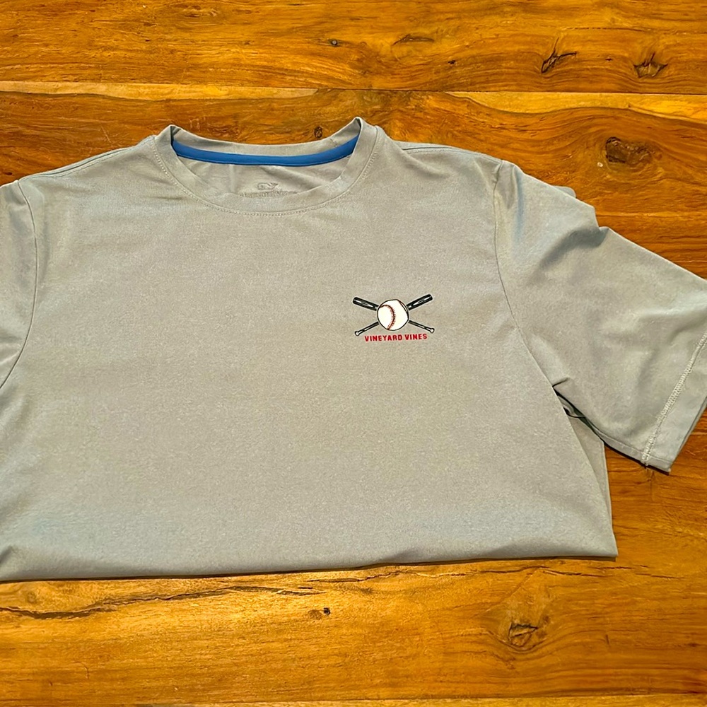 Vineyard vines Youth M sleeve baseball dry fit